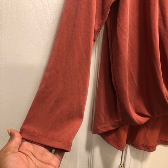 NEW Entro Keyhole Blouse - Picture 3 of 6